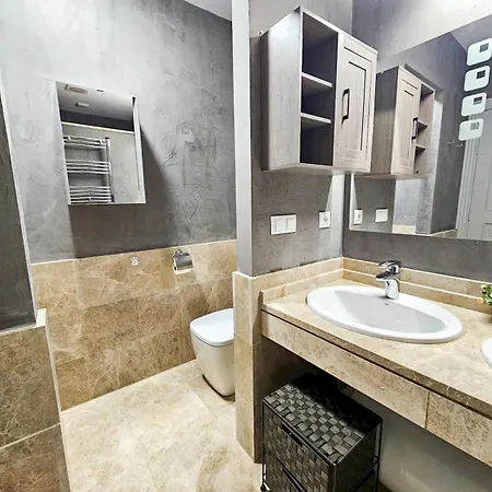Pass The Keys Spacious 4-Bed Home With Bbq Holiday home *