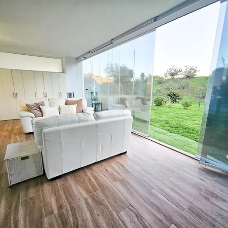 Pass The Keys Spacious 4-bed With Jacuzzi Bbq