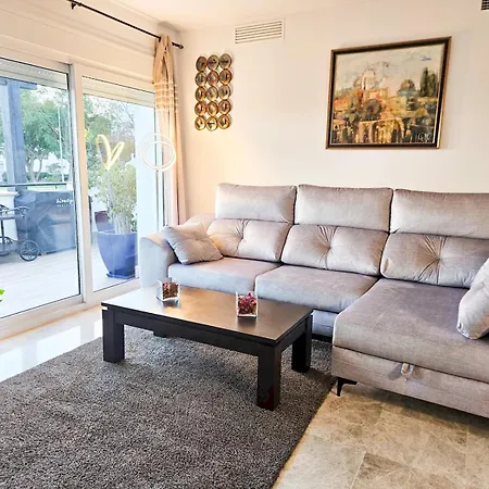 Holiday home Pass The Keys Spacious 4-Bed Home With Bbq *