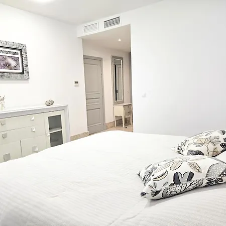 Pass The Keys Spacious 4-Bed Home With Bbq * Marbella