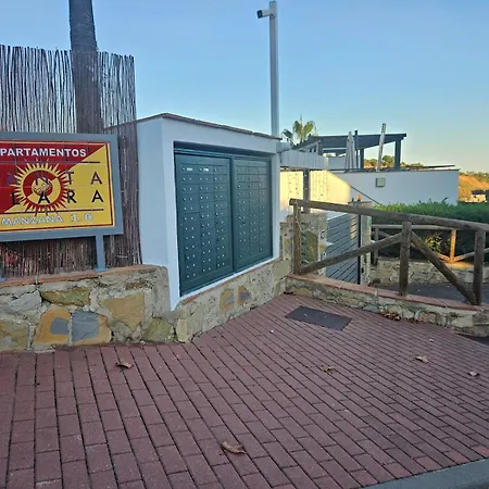 Pass The Keys Spacious 4-Bed Home With Bbq Holiday home *